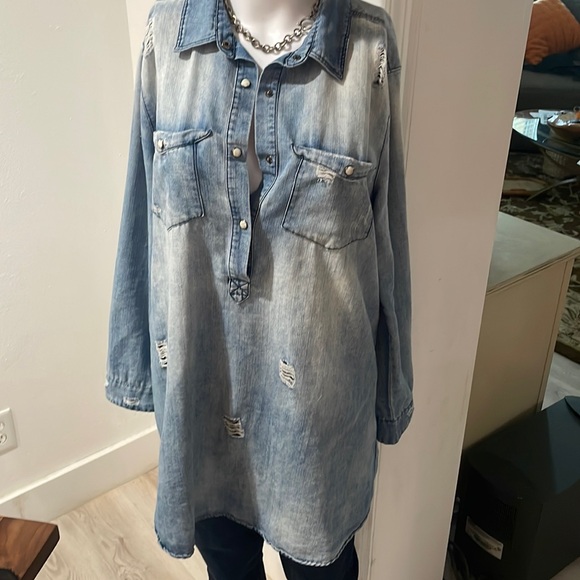 EN CRÈME partial snap front distressed top tunic dress distressed denim EUC - Picture 1 of 8